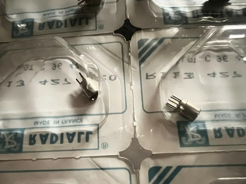 R113427020 connecteur rf - rf, mcx