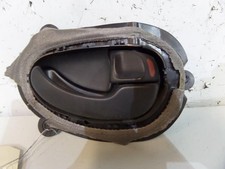 Poignee interieur avant droit