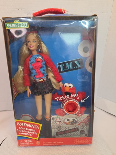Barbie and elmo - barbie, street