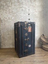 ANCIENNE MALLE DE VOYAGE