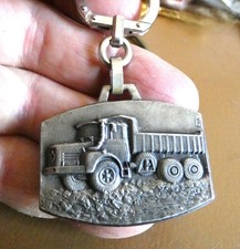 Ancien porte clé Augis métal
