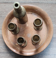 Plateau, bouteille et verres