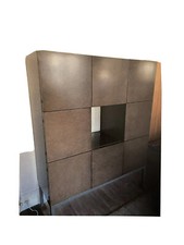 Cabinet sur pieds écart - ,