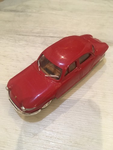 Ancienne panhard 1 43 - 17, au