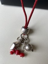 Collier long cordon rouge