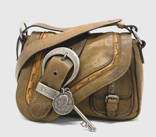 Dior gaucho saddle shoulder - dior,