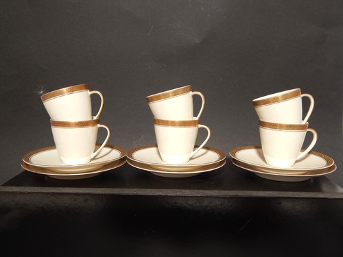 Ancien service tasses à - tasses,