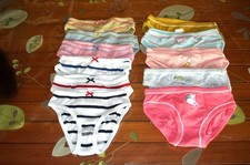 lot N° 1.  Petit bateau  11  sous vetements culottes slips  fille 2 ans. TBE