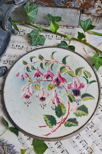 Ancien plateau dessous - de, plat