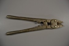 Cisaille barbelés - cisaille,