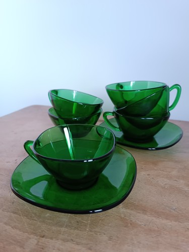Tasses sous - tasses, et