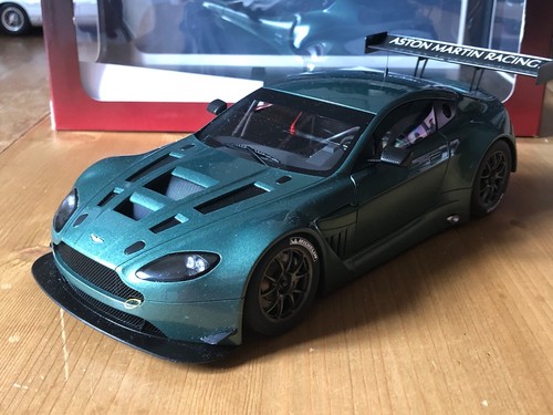 Autoart aston martin v12 - -, gt3
