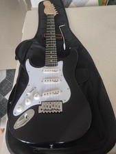 Guitare pour gaucher.