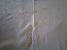 drap ancien brodé avec retour