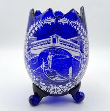 Vase en verre soufflé coloré