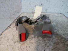 Attache ceinture arriere droit MAZDA 323 6 BJ3D5772066