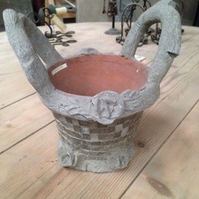 Décoration jardin / Cache pot ciment / Elémént décoratif
