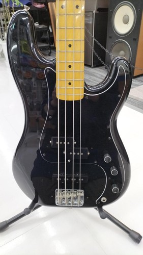 Guitare basse électrique
