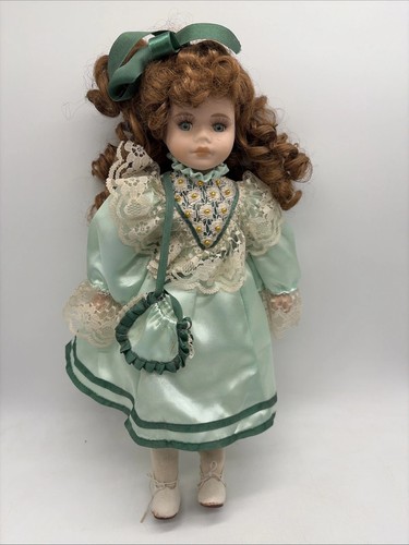 Poupée porcelaine vintage - poupée,