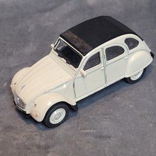 Petite voiture miniature Welly