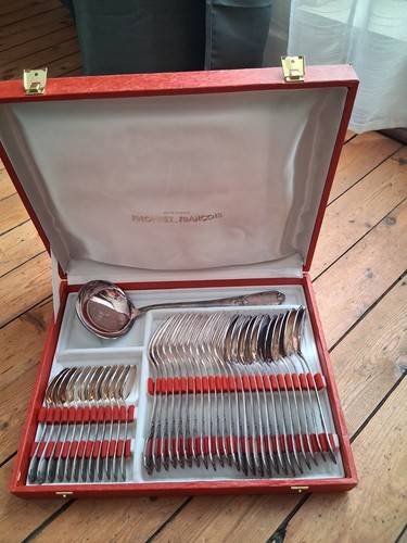 Ménagère métal argenté - , 37