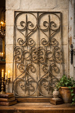 Grille ancienne en fer forgé