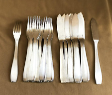 ménagère 12 couverts à