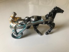 SULKY  + CHEVAL  + DRIVER  - D UNE SEULE PIECE-  MATIERE ZAMACK  - JOUET  ANCIEN