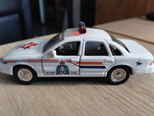petite voiture canadienne police monté du canada RCMP royale police mounted road