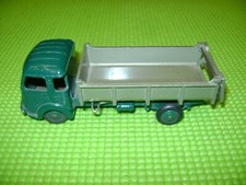 DINKY TOYS 33B CAMION SIMCA