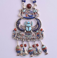 Collier pendentif scarabée