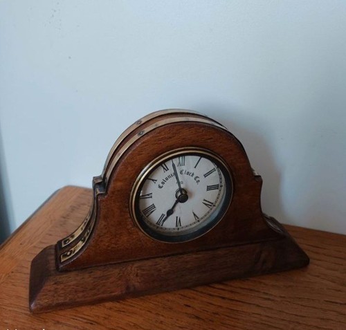 Ancienne horloge poser - à,