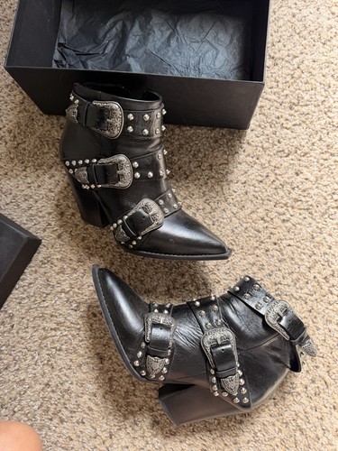 Buckled leather ankle boots - ankle,