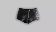 Nouveau short en cuir noir
