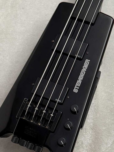 Guitare basse électrique
