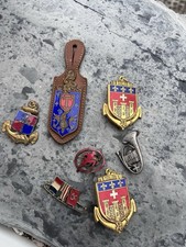 Lot D’insignes Militaires