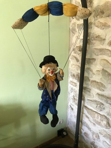 Clown avec son parachute - avec,