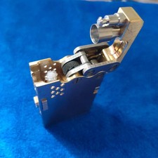 Rare briquet à huile