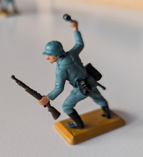 BRITAINS DEETAILS WW2 SOLDAT ALLEMAND GRENADE