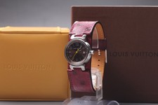 Boîte proche neuf montre - proche, neuf]