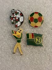 4 x pin's thème foot football