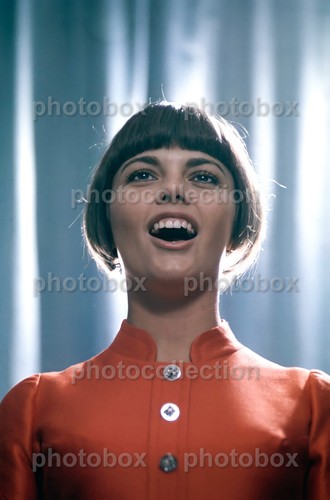 Mireille mathieu exclusive - *,