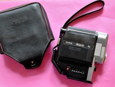 Caméra FUJICA P2 avec ses piles