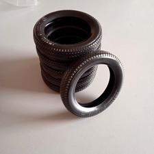 Pocher Alfa Roméo ( 6 pneus neufs dans l'emballage d'origine ).