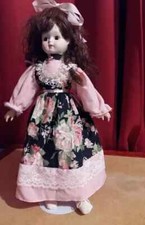 poupée de porcelaine