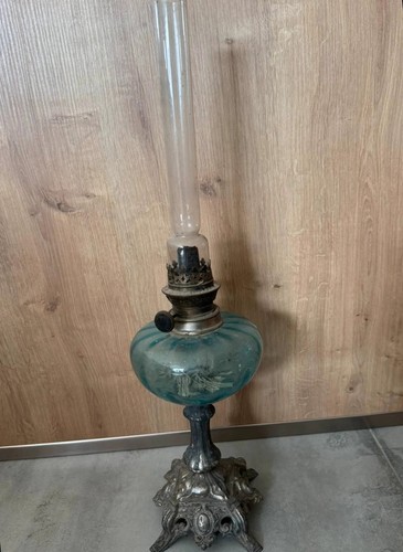 Ancienne lampe pétrole - ancienne, à