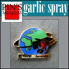 Pin's Société THORN EUROPHANE - mappemonde - EGF - TBE - TBQ