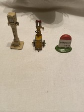 Ancienne pompe à essence Dinky Toys