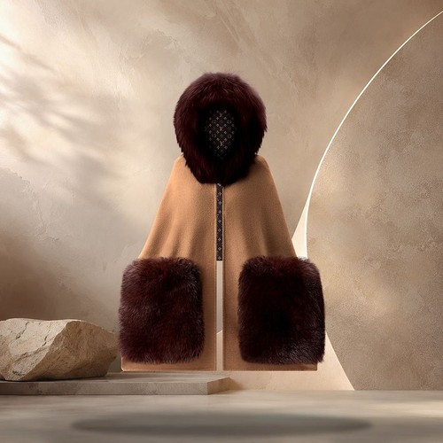 Louis vuitton fox fur cape - fur,