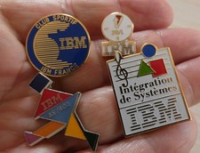 LOT 4 PIN'S SOCIETE IBM CLUB SPORTIF SYSTEME PS1 AS/400 BUREAUTIQUE INFORMATIQUE